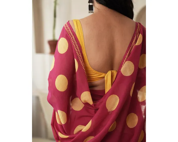 Magenta_Cotton_Charm_Polka_Dot_Mul_Saree_With_Tassels_For_Women